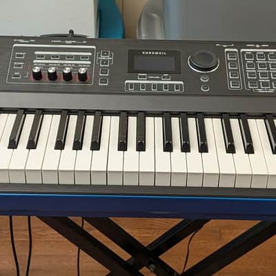 Kurzweil SP6 88-Key Digital Stage Piano Black/Blue w/ Gator Keyboard Case
