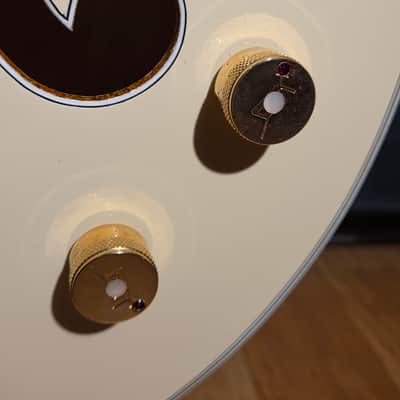 Gretsch G6136-1958 Stephen Stills Signature White Falcon Hollow Body Aged White w/ OHSC, CoA & Pickguard image 11
