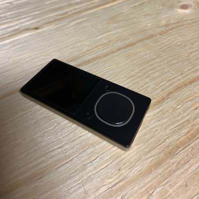 Microsoft Zune 4GB with all original packaging and accessories image 5