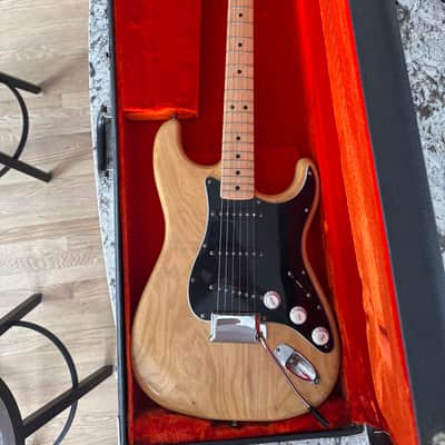 Fender Stratocaster with 3-Bolt Neck, Ash body, Maple Fretboard 1977 - Blonde image 1