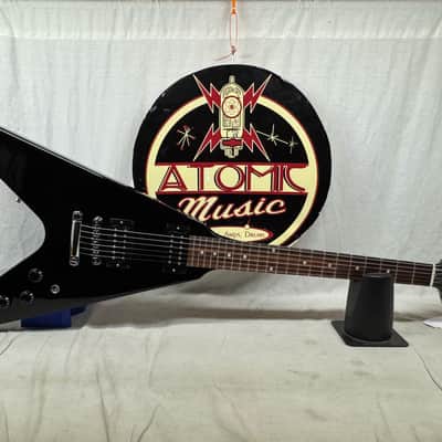 Gibson DSVE00EBCH1 '80s 1980s Flying V Guitar with Case 2023 - Ebony / Black image 2
