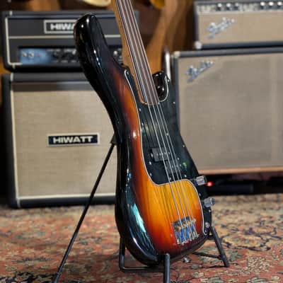 Fender Precision Bass Fretless with Rosewood Fingerboard 1978 - Sunburst image 2
