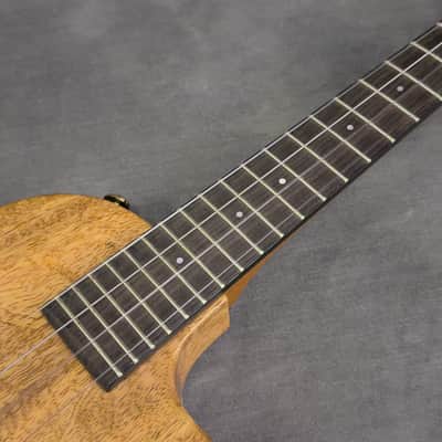 Pono TE Solid Acacia Electric Tenor Solid Body Ukulele with Hard Case image 7