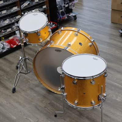Used DW Collector's Series Drum Set 26/12/16 Gold Sparkle image 2