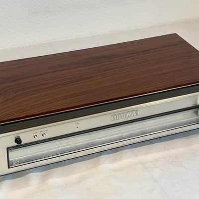Mint Luxman T-110 Stereo Tuner Silver / Wood Sides, Tested Serviced, Original Box & Manuals, Ships Fast Best One in the Galaxy ! image 2
