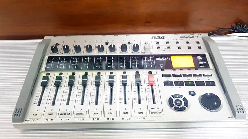 Zoom R24 USB Audio Interface / Digital Multitrack Recorder