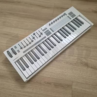 Novation Launchkey 49 MKIV MIDI Keyboard image 5