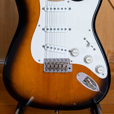 1991 Fender American Vintage 57 Stratocaster 2-tone Sunburst - AVRI - with original hardcase and accessories image 5
