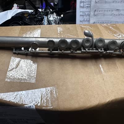 Bundy Flute Made By Selmer In Indiana / 54565 - Student Model image 3