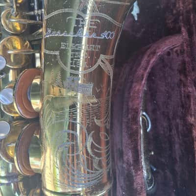 Buescher 400 top hat and cane alto saxophone 1955 - Lacquer image 2