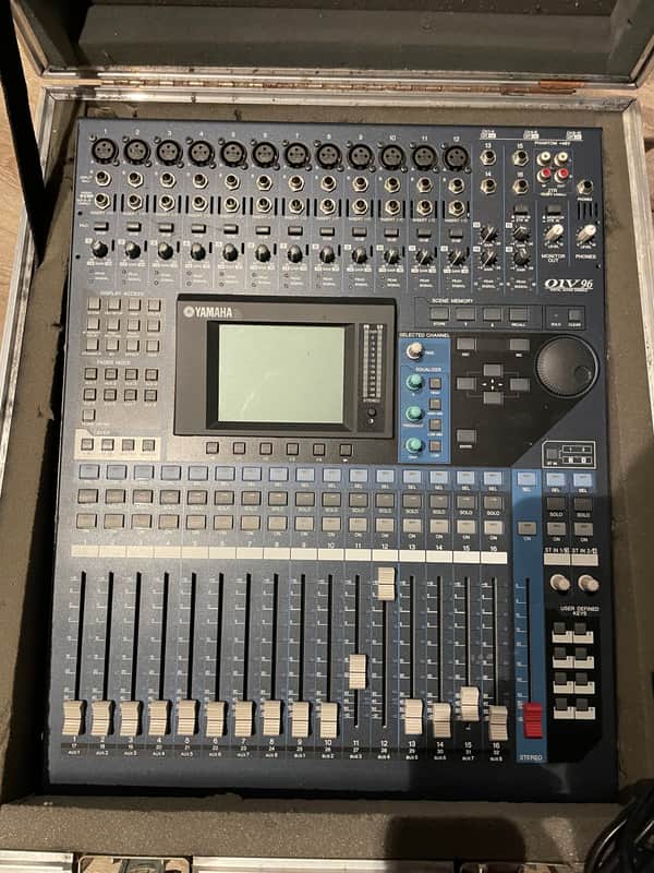 Yamaha 01V96 v2 + MY16AT ADAT Card + road case image 1
