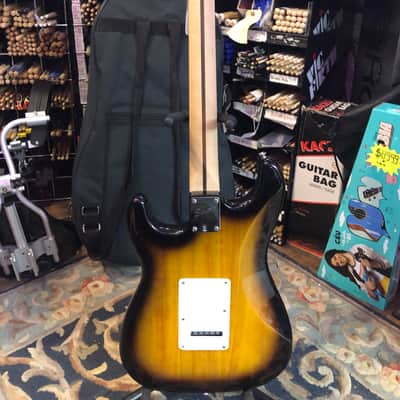 Fender Squier Bullet Strat - Sunburst image 10