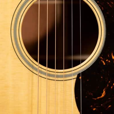 Martin 000-18 Standard Acoustic Guitar - Natural with Hardshell Case image 9