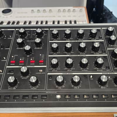 Moog One 8 Voice Polyphonic Analog Synthesizer image 5