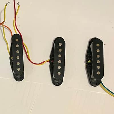Stratocaster-style pickup set, three single-coils image 1