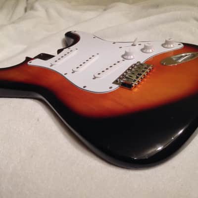 Fender Squier Stratocaster Body MIK VN Serial# 1995 Tobacco Sunburst Loaded image 2