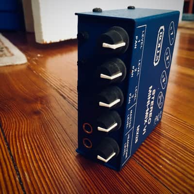 Rolls MX28 Stereo Line Mixer image 4