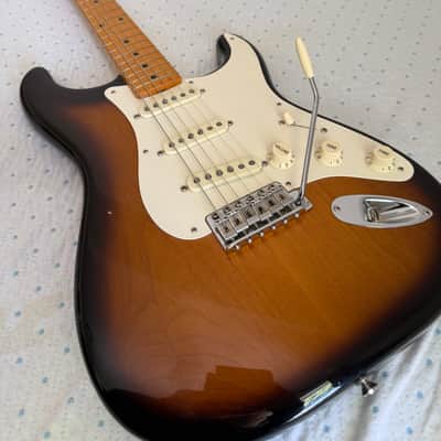 Fender Eric Johnson Stratocaster Maple Fingerboard 2018 - 2 Color Sunburst image 5