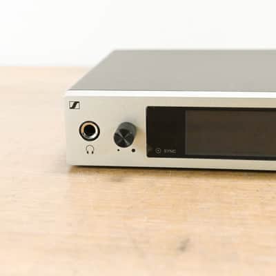 Sennheiser EM 300-500 G4 Aw+ Receiver w/ SK 100 G4 A1 Bodypack (NO PSU) CG015MJ image 3