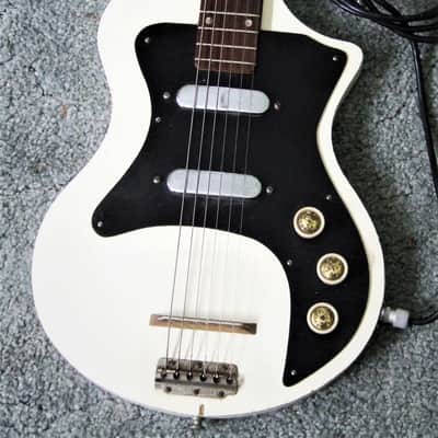 Super Rare Vox Shadow "LG50" style Shadow Guitar in White w/ HSC image 2