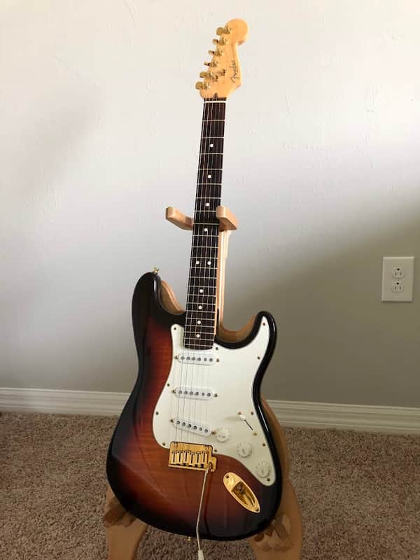 Fender Stratocaster 50th Anniversary Edition 2004 - Triburst image 1