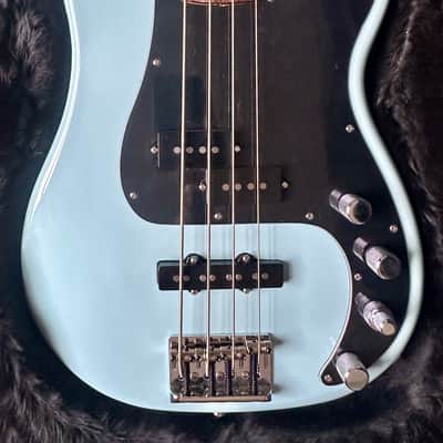 Warmoth Fender American Deluxe Precision Bass with Rosewood Fretboard - Sonic Blue HSC image 4