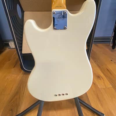 Fender Mustang 4 string bass 2002-2004 - White with Case image 6