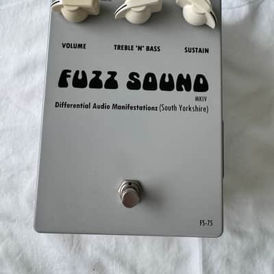 D*A*M*  Differential Audio Manifestationz (South Yorkshire) MKIV, DAM Fuzz Sound FS-75 #051 (2010) – Mint Condition, Early Serial image 8