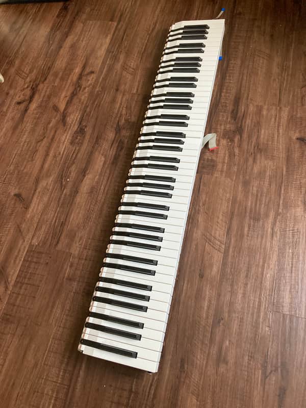 Korg Triton Extreme-studio-Le-Tr-88 key image 1