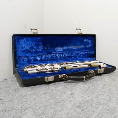 Armstrong 104 Flute w/ Curved Headjoint and Case image 7