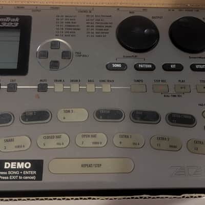 Zoom  RhythmTrak RT-323