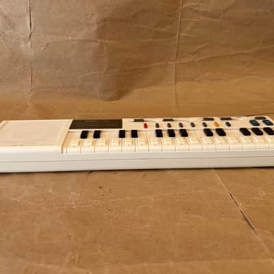 Casio VL-1 Casio VL-1 VL-Tone 29-Key Synthesizer Keyboard 1979-84 Excellent Condition! with Carrying Pouch and Users Manual imagen 10
