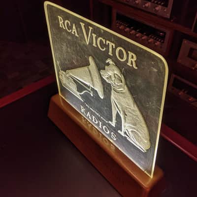 RCA VICTOR 1940’s Lucite Lighted Sign image 5