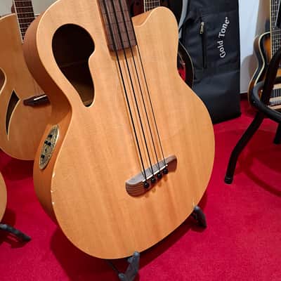 Tacoma Thunderchief  CB100 Fretless. W/case (***second hand***) image 3