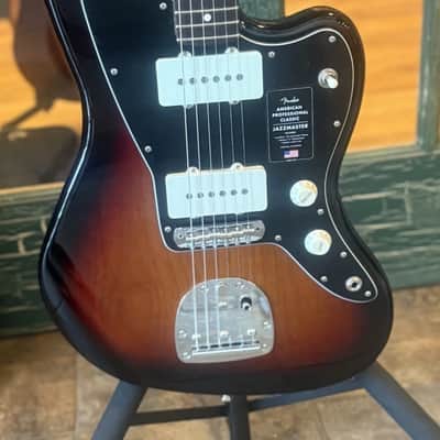Fender American Pro Classic Jazzmaster Electric Guitar HH 3 Color Sunburst w Bag image 4