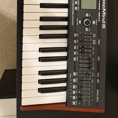 Behringer DeepMind 6 37-Key 6-Voice Polyphonic Analog Synth 2017 - Present - Black