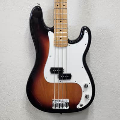 Fender Player Precision Bass with Maple Fretboard 2018 - 2024 - 3-Color Sunburst image 1