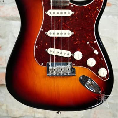 FENDER Stratocaster American Professional II RW - 2021 - 3T Sunburst image 3