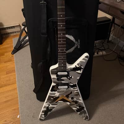 Dean DIME ML Camo Fixed Bridge solid body string through Guitar