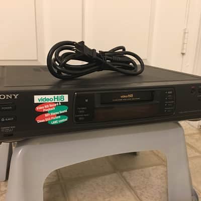 EV-C200 Hi8 Video Tape Recorder image 1