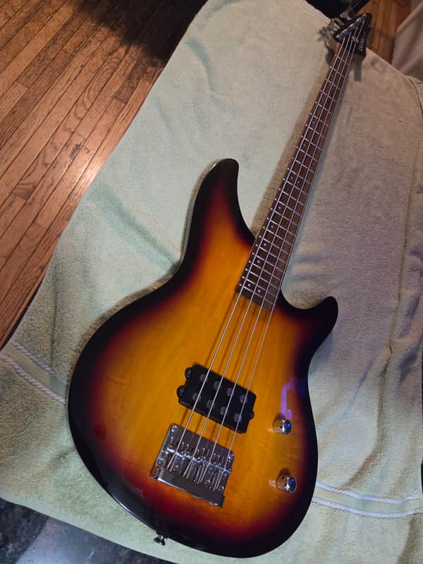 Laguna LB224 4 String Bass - Sunburst