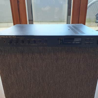 Roland RE-3 Digital Space Echo | Reverb