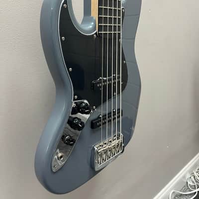 G&L USA JB5 LEFTY 5-String Electric Bass 2024 - Pearl Grey image 4