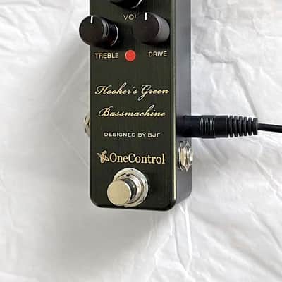 One Control Hooker's Green Bassmachine first edition complete image 2
