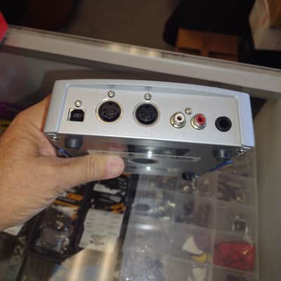 TASCAM US-122 USB Audio Interface 2000s - Silver and Blue image 4
