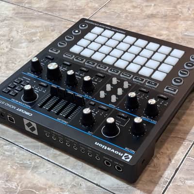 Novation [NOS - New Old Stock] Circuit Mono Station - Paraphonic Analogue Synthesizer 2017 - 2021 - Complete with Box, Manual, Cables, Adaptor image 10