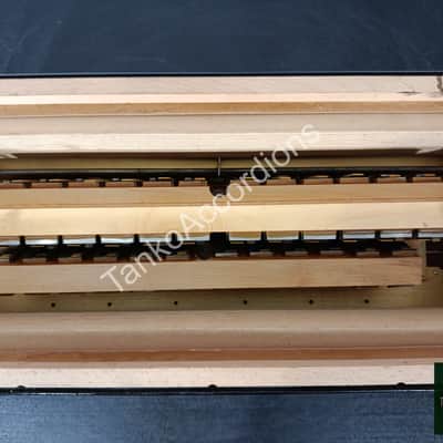 Hohner Atlantic IV De Luxe (4/4 reeds, LMMH) accordion image 16