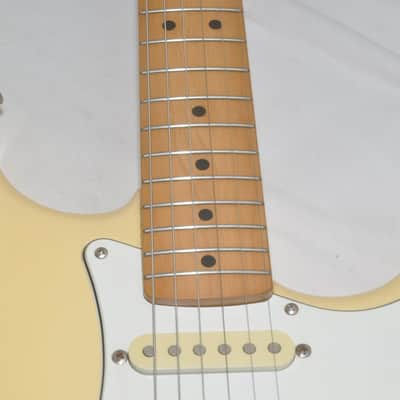 Fender Japan ST72-53 YWH MADE IN JAPAN N serial Electric Guitar Ref. No 7222 image 6