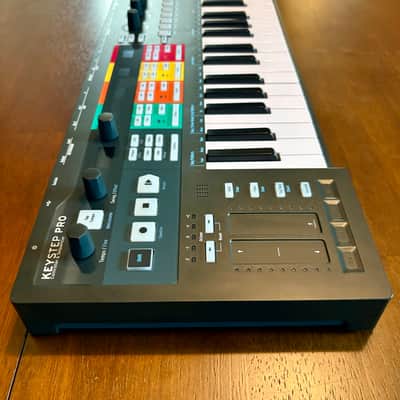 Arturia Keystep Pro Chroma + Decksaver, Power Supply, CV/USB Cables image 4