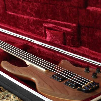 2011 Wal Mk 2 Fretless MINT w/ case image 11